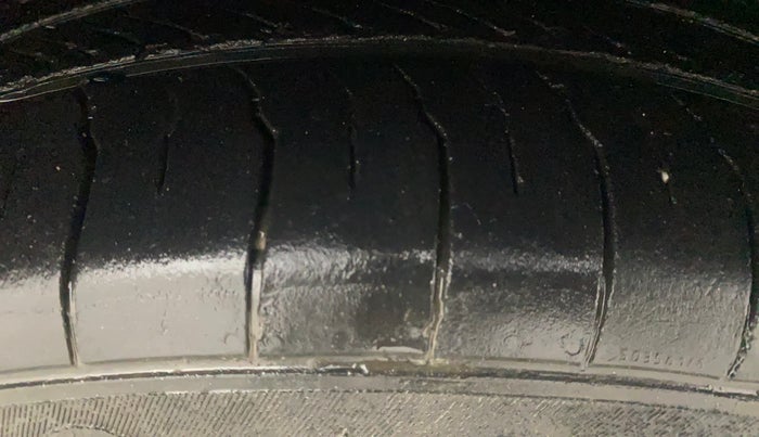 2017 Tata TIGOR XZ (O) PETROL, Petrol, Manual, 91,835 km, Right Front Tyre Tread