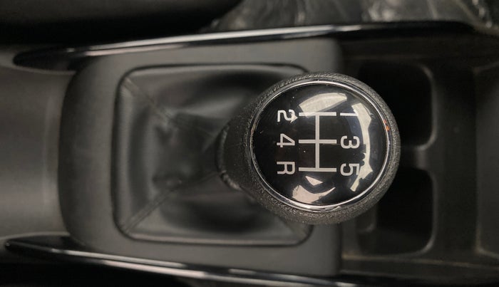 2024 Toyota Glanza S, CNG, Manual, 15,482 km, Gear Lever