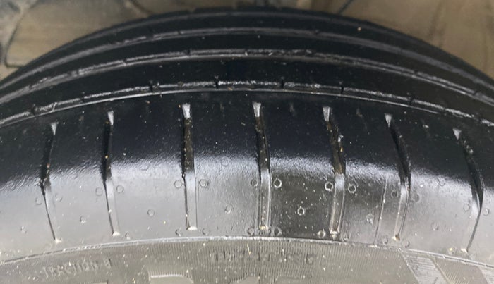 2024 Toyota Glanza S, CNG, Manual, 15,482 km, Left Front Tyre Tread