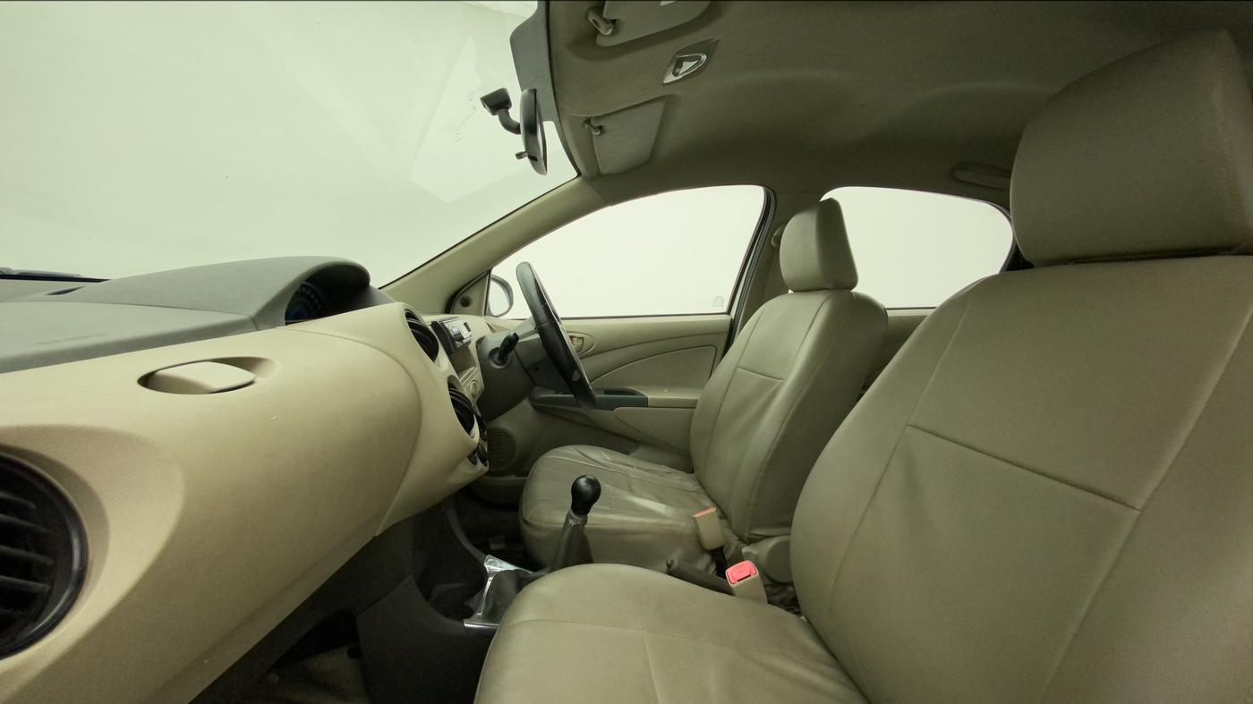 2015 Toyota Etios Liva G, Petrol, Manual, 88,086 km, Right Side Front Door Cabin