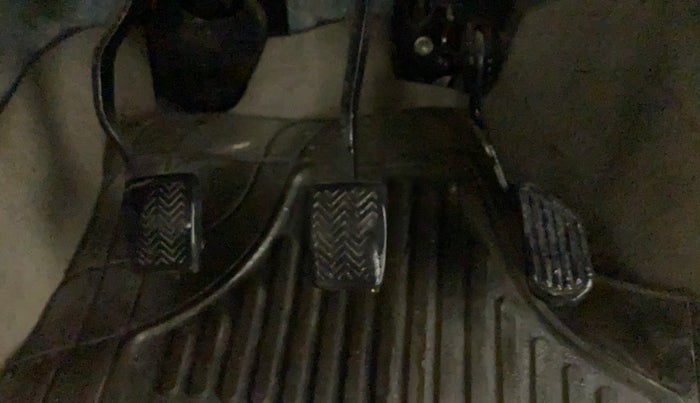 2015 Toyota Etios Liva G, Petrol, Manual, 88,086 km, Pedals