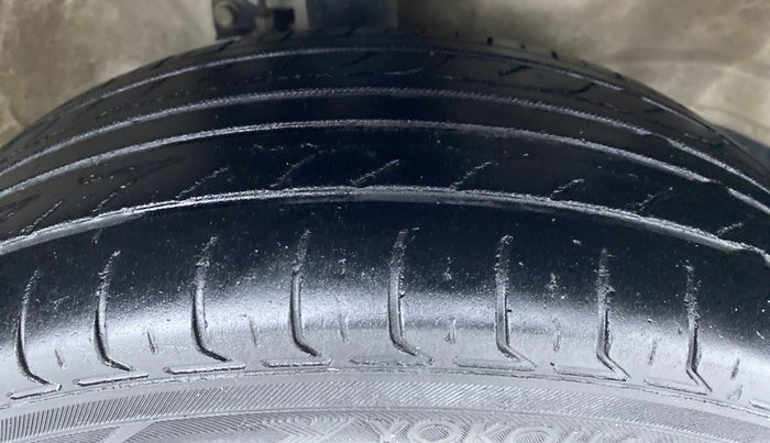 2016 Maruti Wagon R 1.0 VXI AMT, Petrol, Automatic, 88,216 km, Right Front Tyre Tread