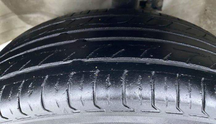 2016 Maruti Wagon R 1.0 VXI AMT, Petrol, Automatic, 88,216 km, Left Front Tyre Tread