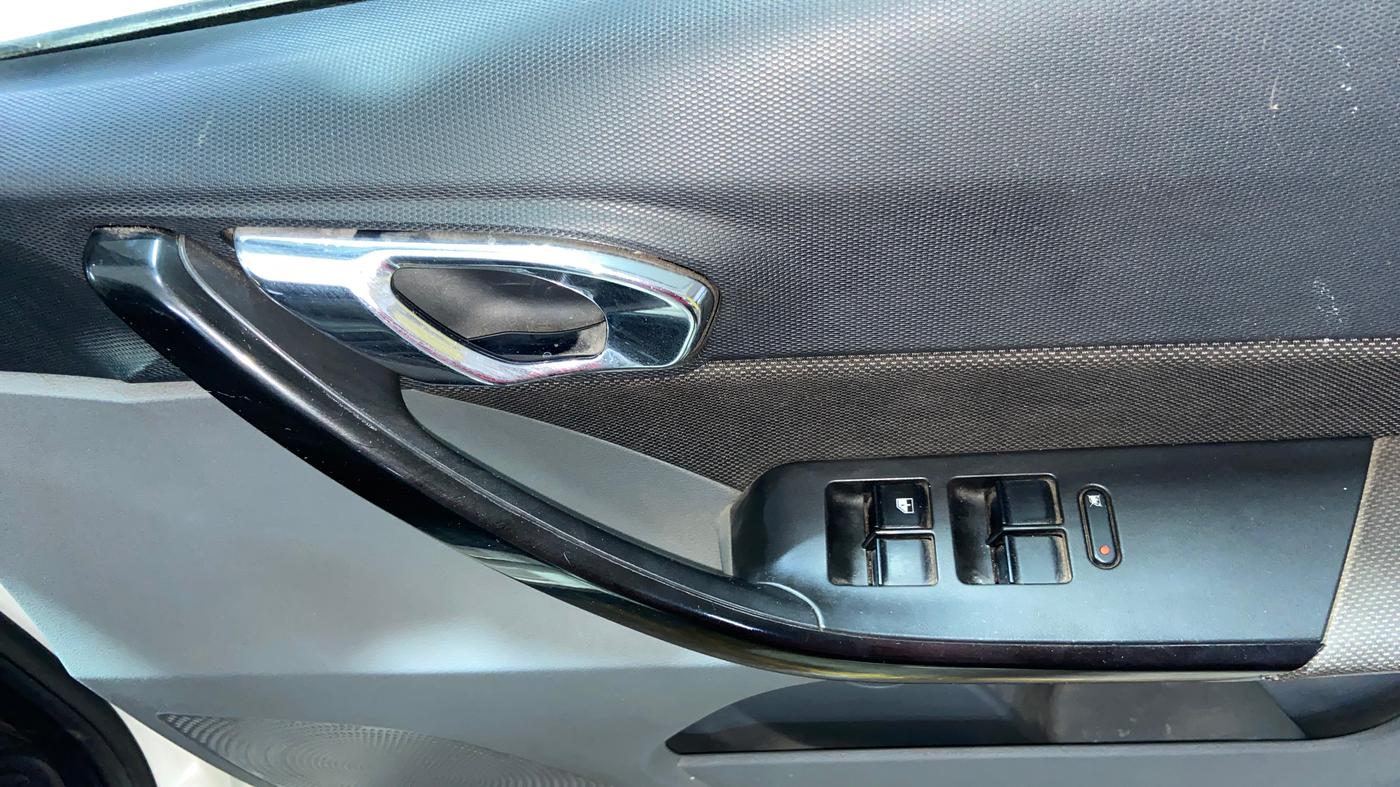 2019 Tata TIGOR XZ PLUS PETROL, CNG, Manual, 93,703 km, Driver Side Door Panels Control