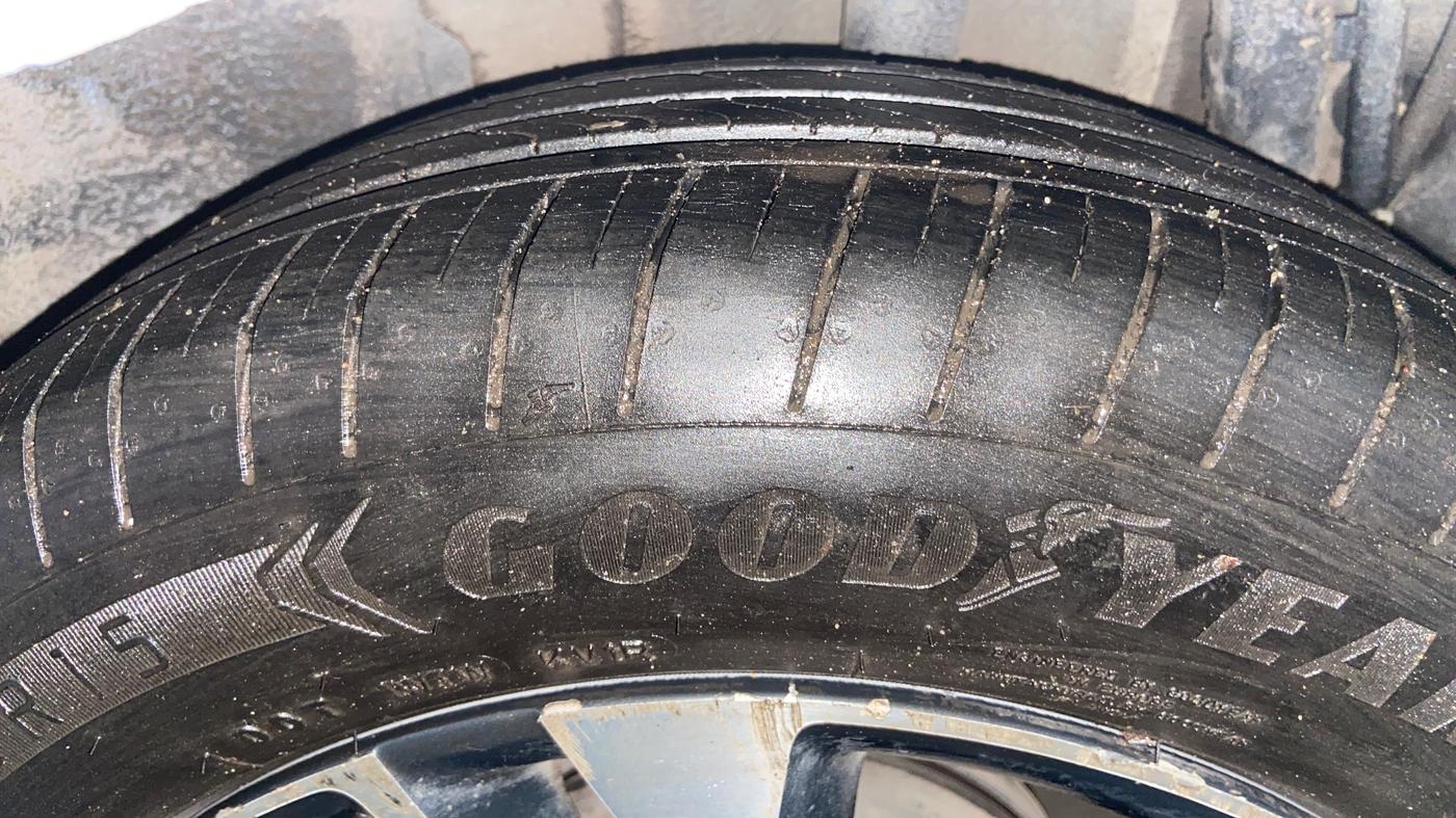 2019 Tata TIGOR XZ PLUS PETROL, CNG, Manual, 93,703 km, Left Rear Tyre Tread