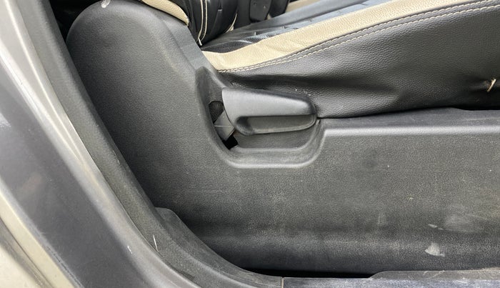 2014 Maruti Wagon R 1.0 LXI CNG, CNG, Manual, 64,211 km, Driver Side Adjustment Panel