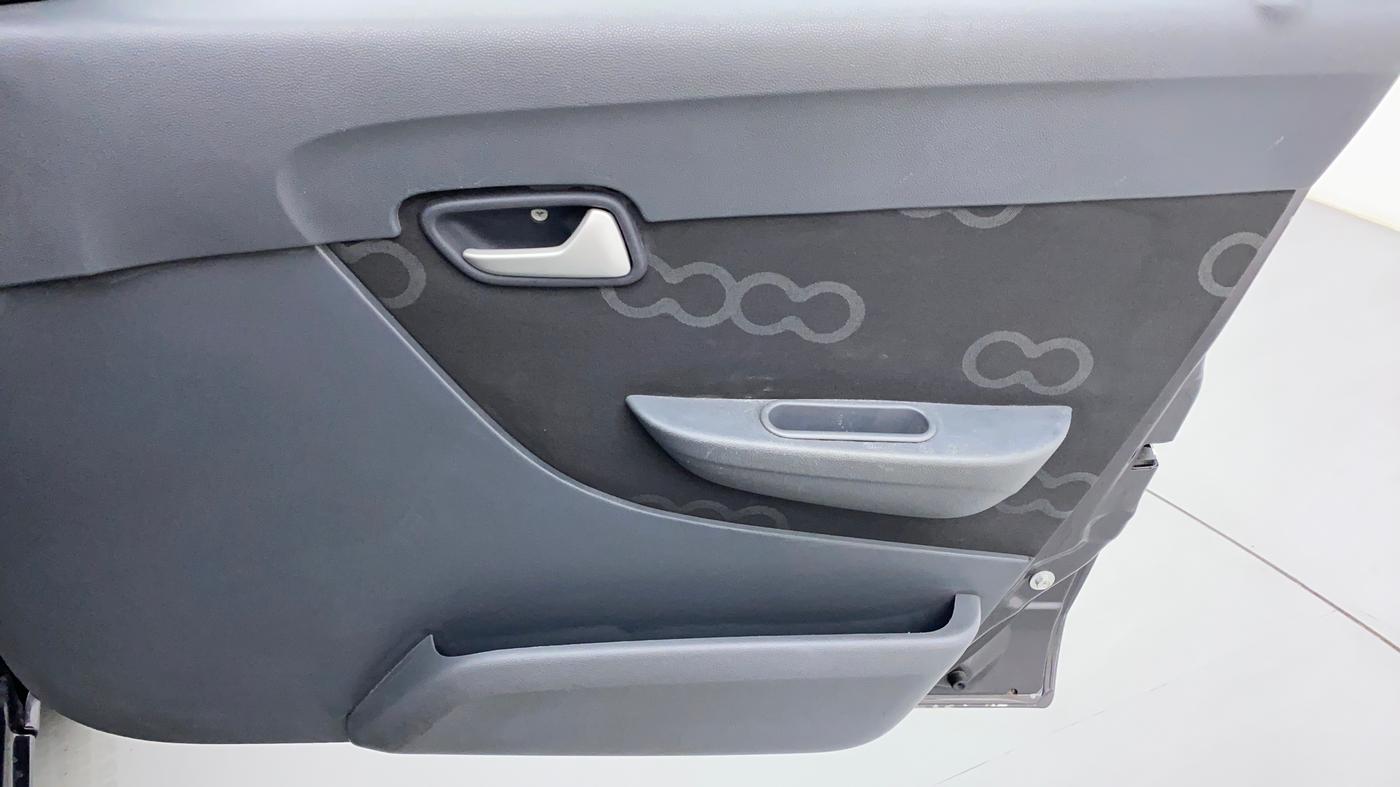 2014 Maruti Alto 800 LXI, Petrol, Manual, 42,753 km, Driver Side Door Panels Control