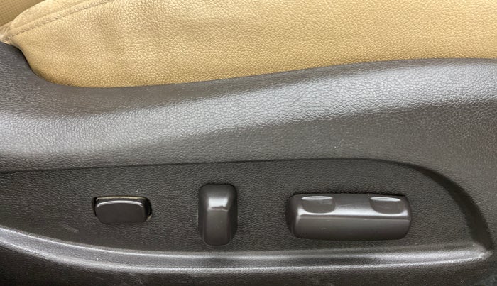 2012 Hyundai Sonata 2.4 GDI MT, Petrol, Manual, 42,398 km, Driver Side Adjustment Panel