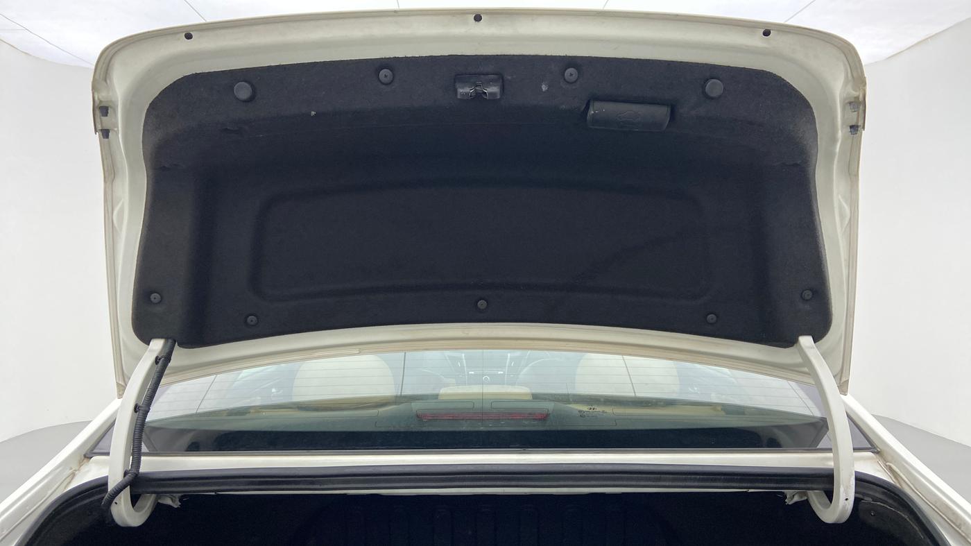 2012 Hyundai Sonata 2.4 GDI MT, Petrol, Manual, 42,398 km, Boot Door Open