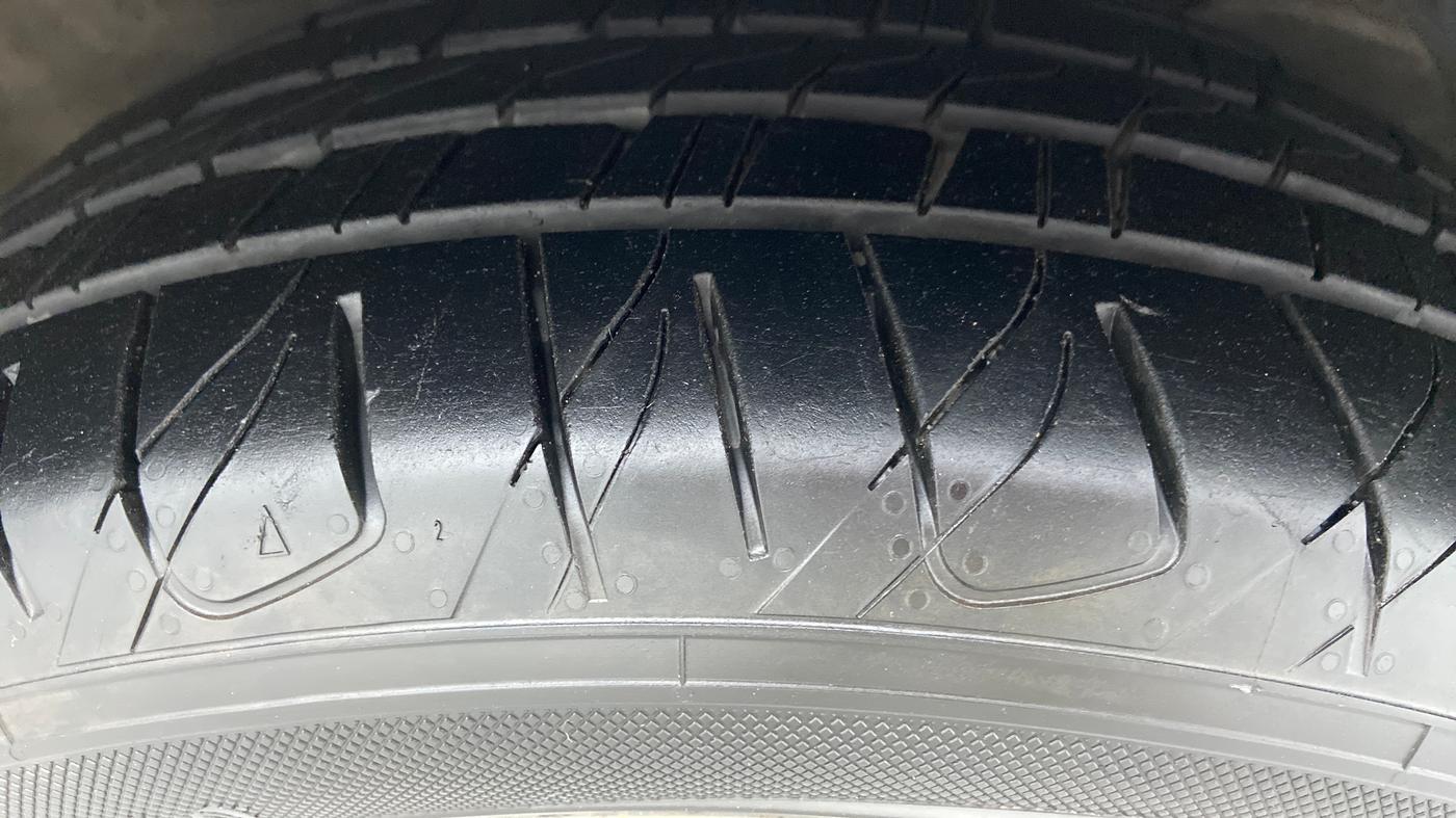 2012 Hyundai Sonata 2.4 GDI MT, Petrol, Manual, 42,398 km, Right Front Tyre Tread