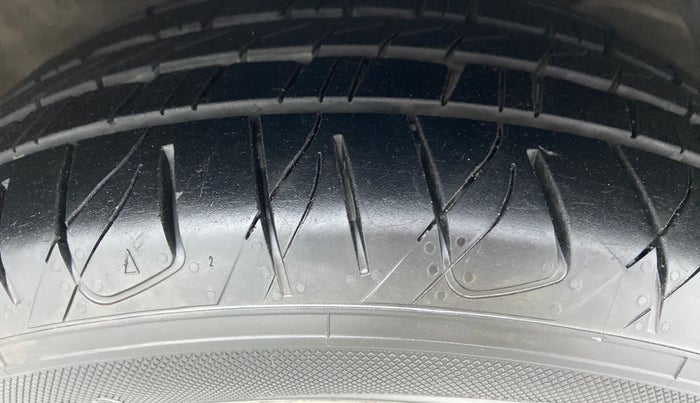 2012 Hyundai Sonata 2.4 GDI MT, Petrol, Manual, 42,398 km, Right Front Tyre Tread
