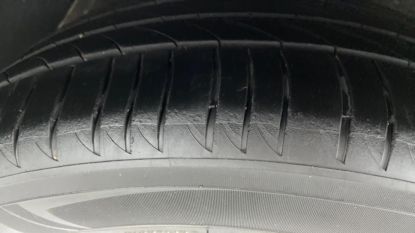 2012 Hyundai Sonata 2.4 GDI MT, Petrol, Manual, 42,398 km, Right Rear Tyre Tread
