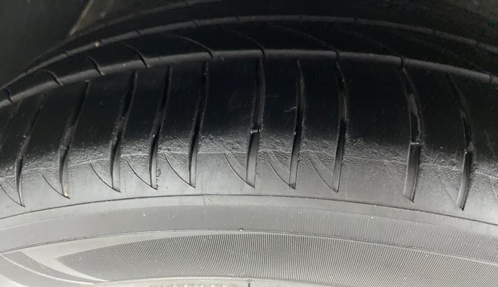 2012 Hyundai Sonata 2.4 GDI MT, Petrol, Manual, 42,398 km, Right Rear Tyre Tread
