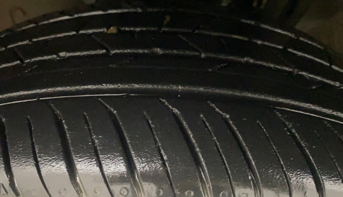 2022 Nissan MAGNITE XL, Petrol, Manual, 12,772 km, Left Front Tyre Tread