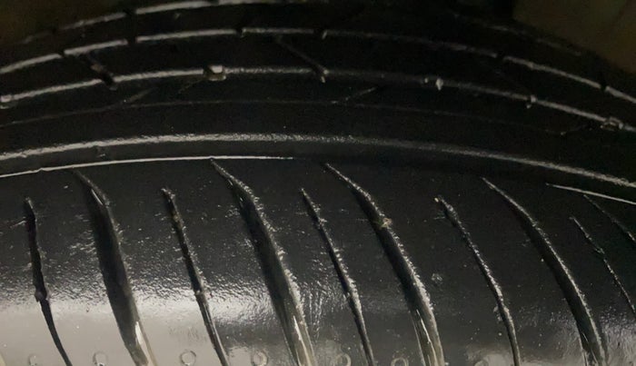 2022 Nissan MAGNITE XL, Petrol, Manual, 12,772 km, Right Front Tyre Tread