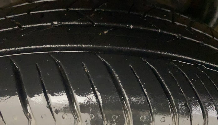 2022 Nissan MAGNITE XL, Petrol, Manual, 12,772 km, Right Rear Tyre Tread