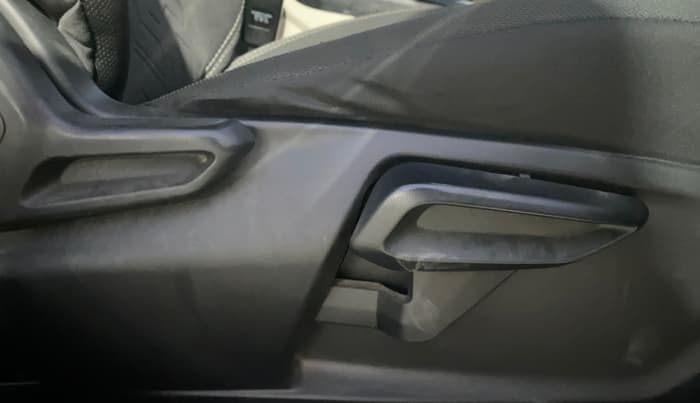 2022 Tata NEXON XZ PLUS (HS) DIESEL DUAL TONE, Diesel, Manual, 96,137 km, Driver Side Adjustment Panel