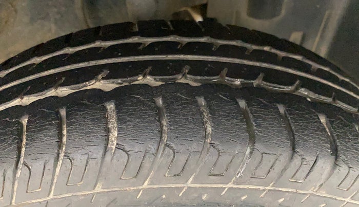 2016 Datsun Go Plus T, Petrol, Manual, 25,729 km, Right Front Tyre Tread