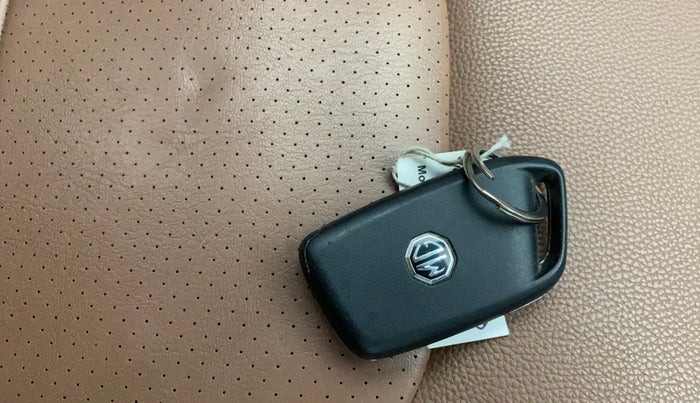 2023 MG HECTOR PLUS SHARP PRO 2.0 TURBO DIESEL 7 STR, Diesel, Manual, 49,840 km, Key Close Up