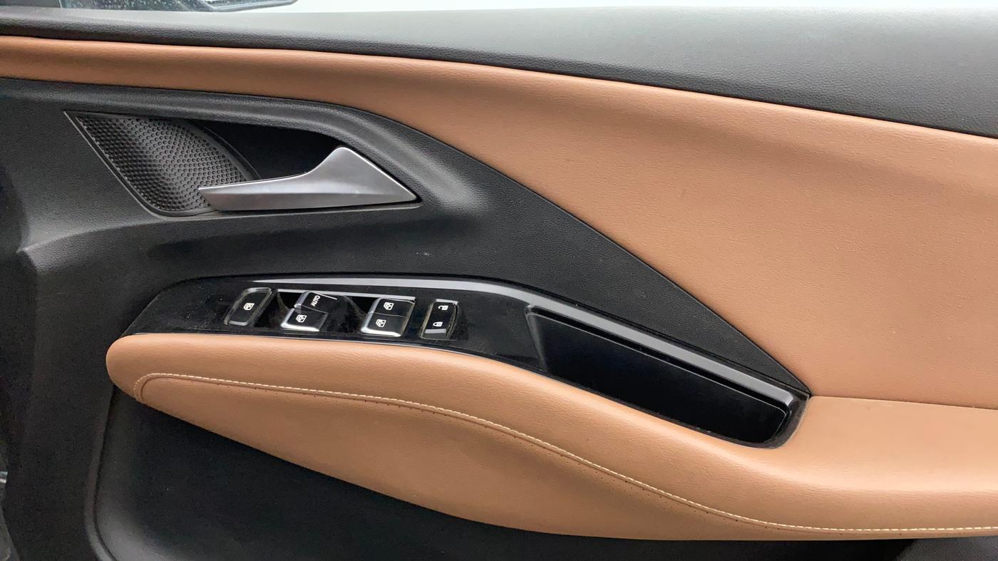 2023 MG HECTOR PLUS SHARP PRO 2.0 TURBO DIESEL 7 STR, Diesel, Manual, 49,909 km, Driver Side Door Panels Control