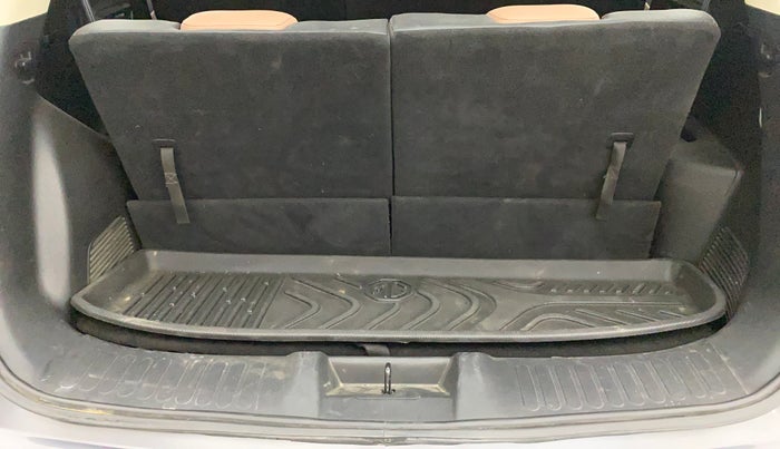 2023 MG HECTOR PLUS SHARP PRO 2.0 TURBO DIESEL 7 STR, Diesel, Manual, 49,840 km, Boot Inside