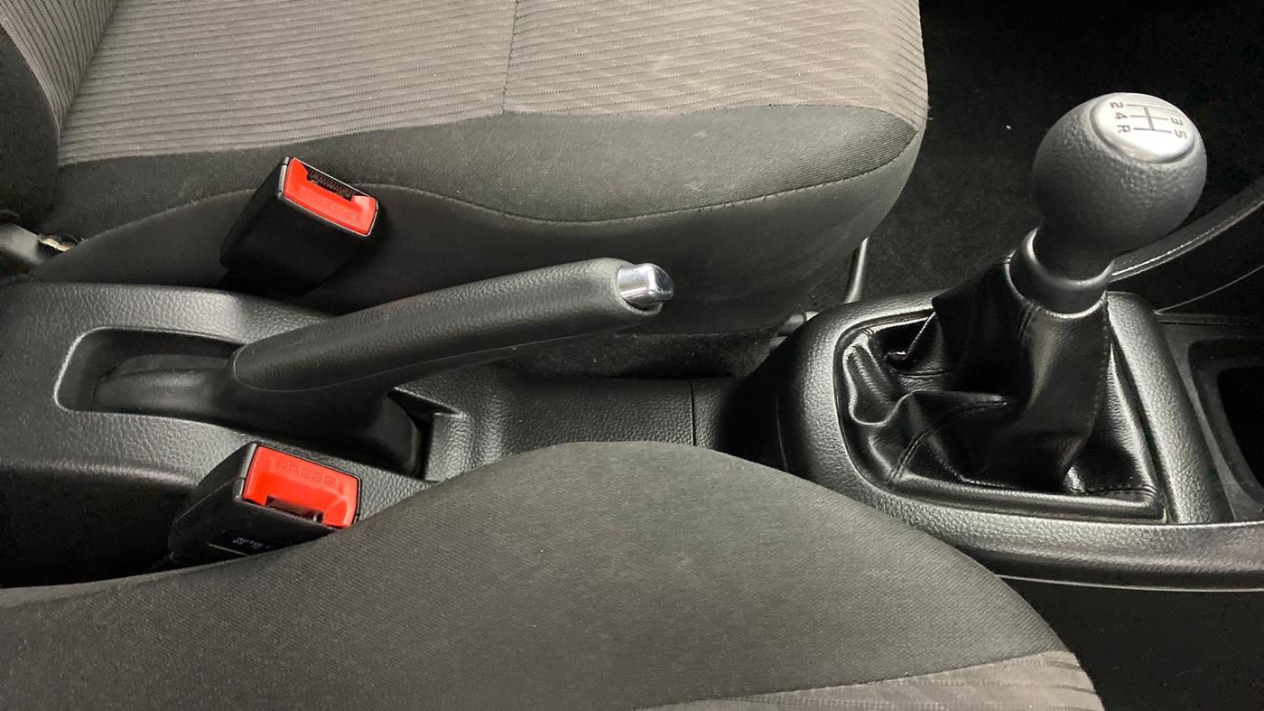 2016 Maruti Swift VXI OPT, Petrol, Manual, 32,633 km, Gear Lever