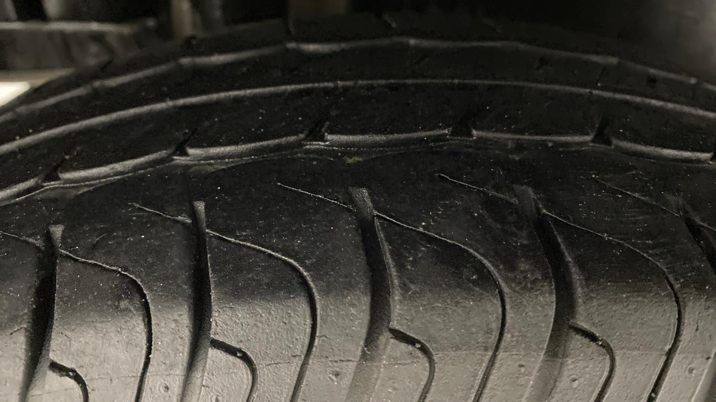 2016 Maruti Swift VXI OPT, Petrol, Manual, 32,633 km, Right Rear Tyre Tread
