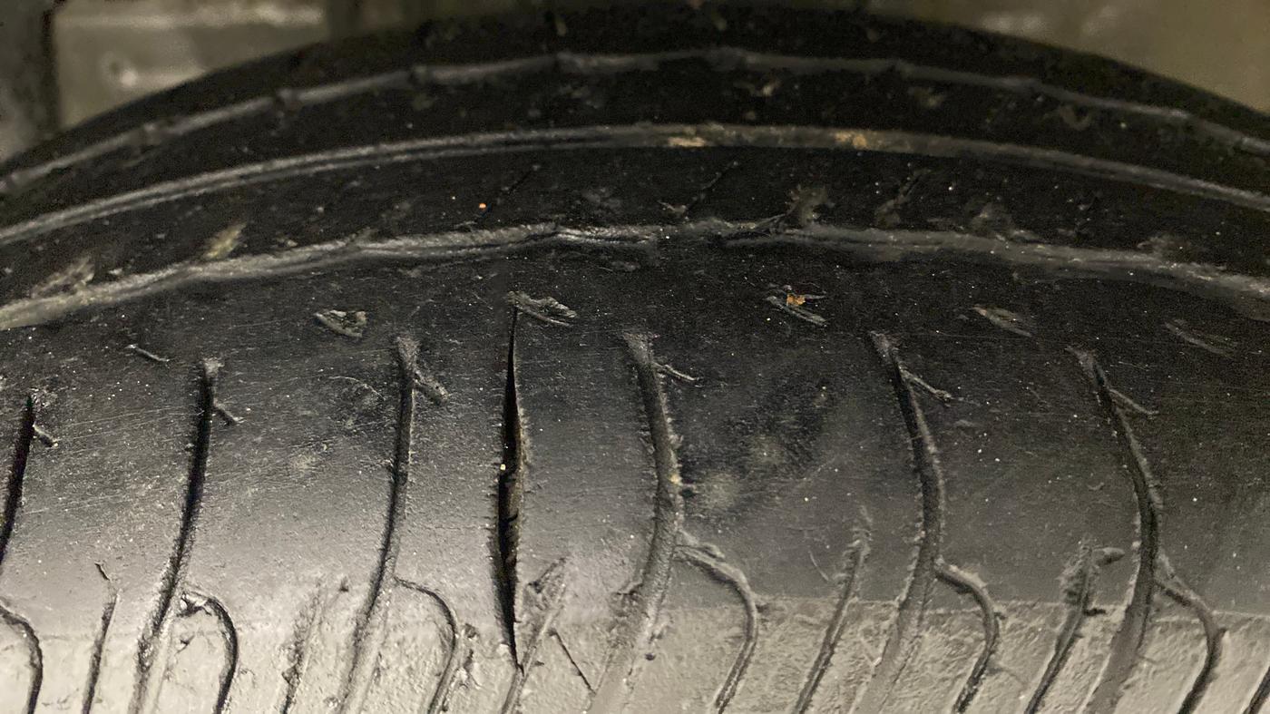 2016 Maruti Swift VXI OPT, Petrol, Manual, 32,633 km, Left Front Tyre Tread