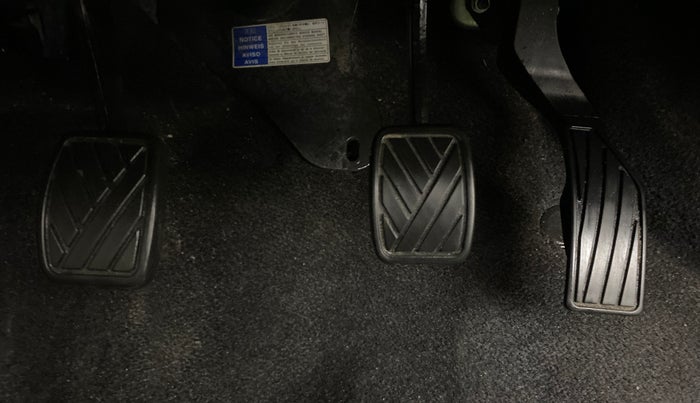 2016 Maruti Swift VXI OPT, Petrol, Manual, 32,633 km, Pedals
