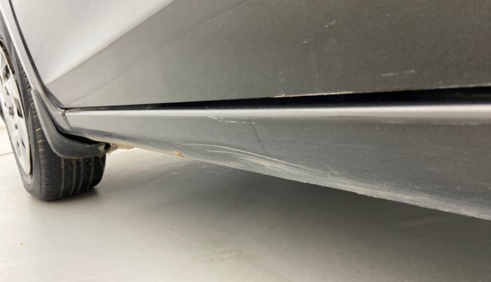 2016 Honda Amaze 1.5L I-DTEC SX, Diesel, Manual, 1,09,632 km, Left running board - Slightly dented
