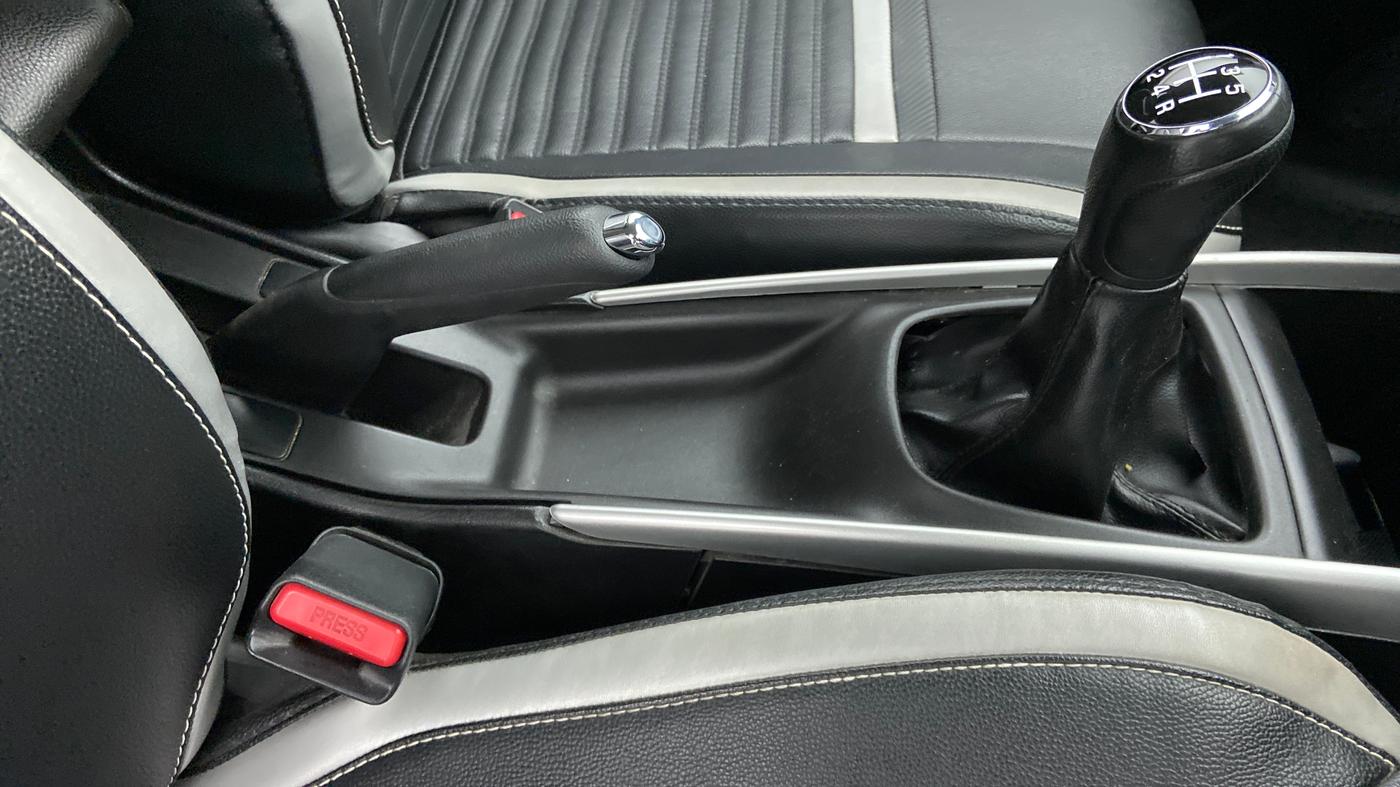 2017 Maruti Baleno DELTA PETROL 1.2, Petrol, Manual, 58,448 km, Gear Lever