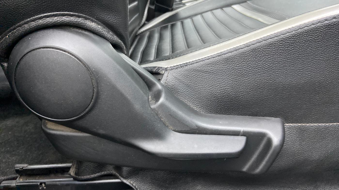 2017 Maruti Baleno DELTA PETROL 1.2, Petrol, Manual, 58,448 km, Driver Side Adjustment Panel