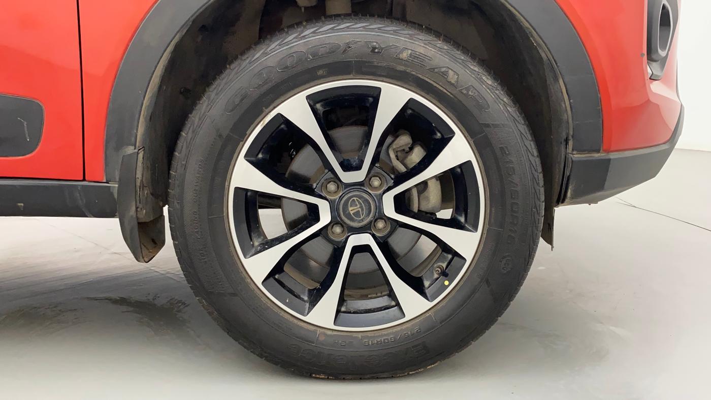 2020 Tata NEXON XZA PLUS PETROL, Petrol, Automatic, 54,695 km, Right Front Wheel