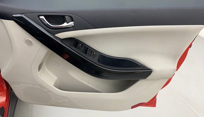 2020 Tata NEXON XZA PLUS PETROL, Petrol, Automatic, 54,695 km, Driver Side Door Panels Control