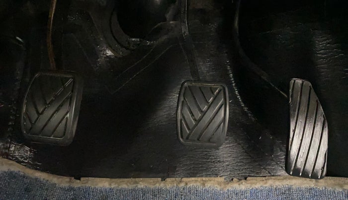 2014 Maruti Wagon R 1.0 LXI, CNG, Manual, 77,007 km, Pedals