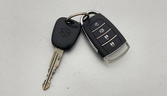 2014 Maruti Wagon R 1.0 LXI, CNG, Manual, 77,007 km, Key Close Up