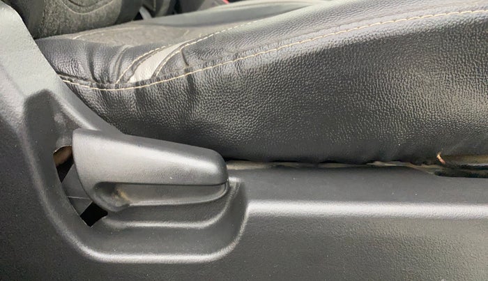 2014 Maruti Wagon R 1.0 LXI, CNG, Manual, 77,007 km, Driver Side Adjustment Panel