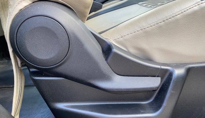 2022 Maruti New Wagon-R LXI CNG 1.0, CNG, Manual, 17,283 km, Driver Side Adjustment Panel