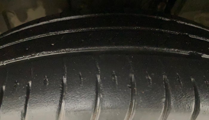 2019 Renault TRIBER RXT, Petrol, Manual, 27,071 km, Left Front Tyre Tread