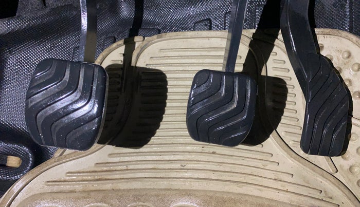 2019 Renault TRIBER RXT, Petrol, Manual, 27,071 km, Pedals