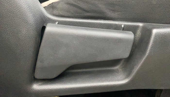 2019 Renault TRIBER RXT, Petrol, Manual, 27,071 km, Driver Side Adjustment Panel