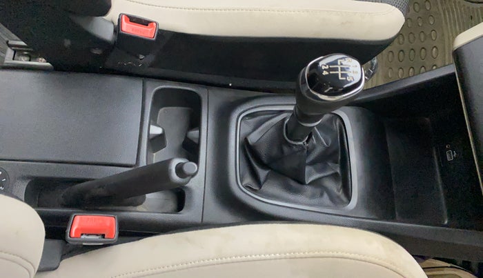 2019 Renault TRIBER RXT, Petrol, Manual, 27,071 km, Gear Lever