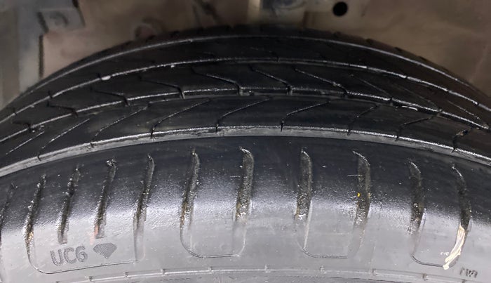 2015 Maruti Swift Dzire ZXI 1.2 BS IV, Petrol, Manual, 62,871 km, Left Front Tyre Tread