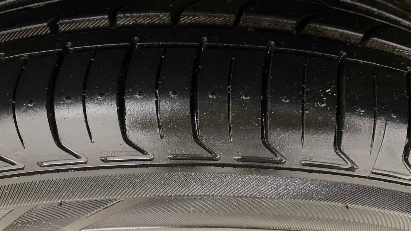 2021 Maruti XL6 ALPHA MT, Petrol, Manual, 41,502 km, Left Rear Tyre Tread