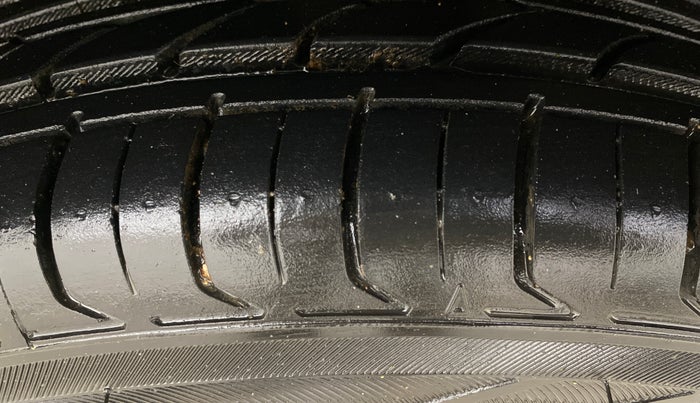 2021 Maruti XL6 ALPHA MT, Petrol, Manual, 41,502 km, Right Front Tyre Tread