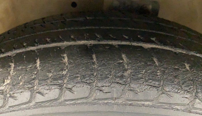 2014 Maruti Celerio VXI AMT, Petrol, Automatic, 44,962 km, Left Front Tyre Tread