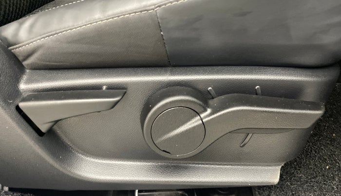 2024 Mahindra Thar LX P 2WD AT HT, Petrol, Automatic, 8,880 km, Driver Side Adjustment Panel