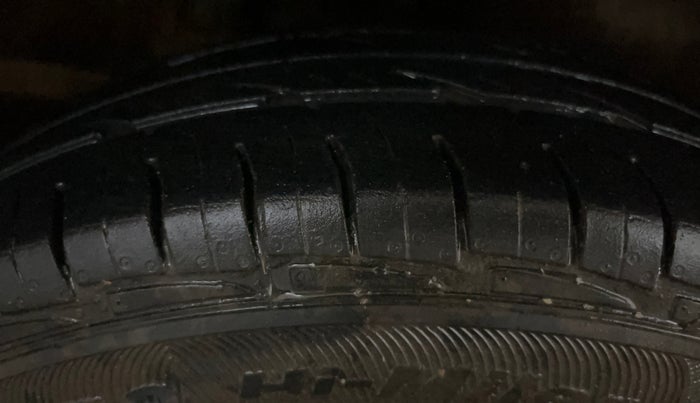 2019 Maruti Alto 800 LXI, Petrol, Manual, 40,863 km, Right Front Tyre Tread