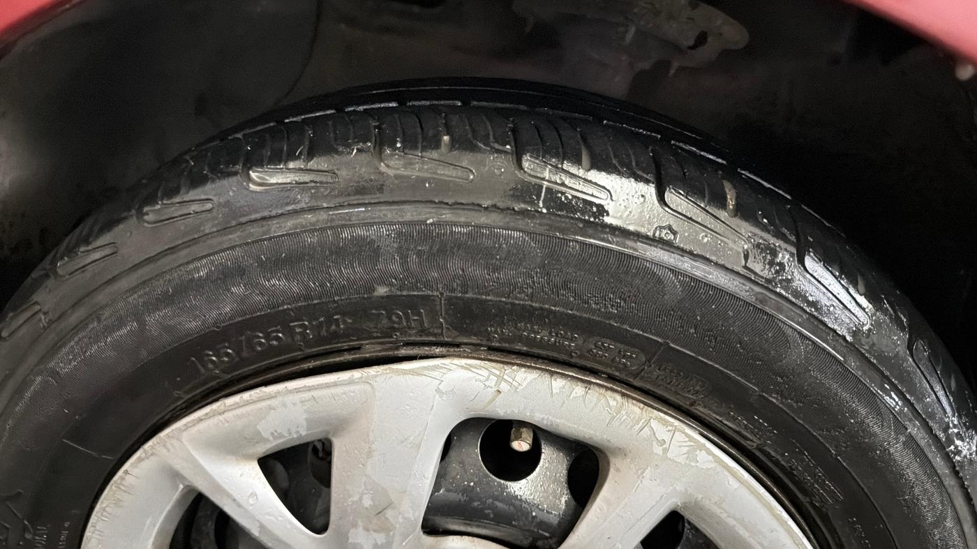 2017 Hyundai Grand i10 SPORTZ (O) 1.2 KAPPA VTVT, Petrol, Manual, 91,793 km, Left Front Tyre Tread