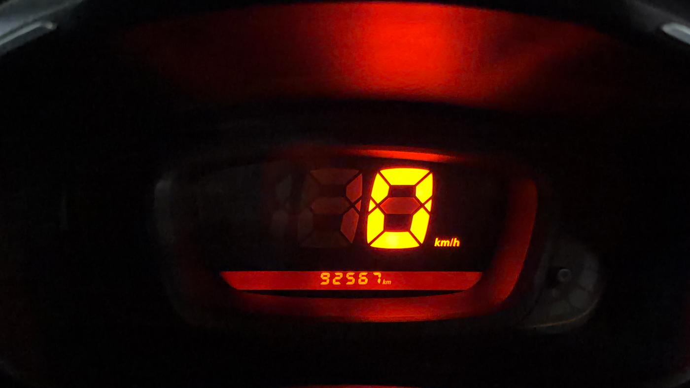 2016 Renault Kwid 1.0 MARVEL IRON MAN EDITION, Petrol, Manual, 92,517 km, Odometer Image